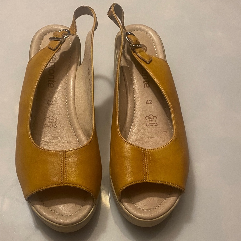Remonte Mustard Leather Slingback Sandals